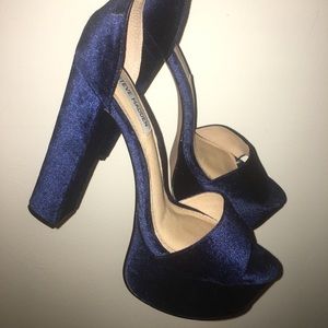 Navy Blue Chunky Steve Madden Heels.